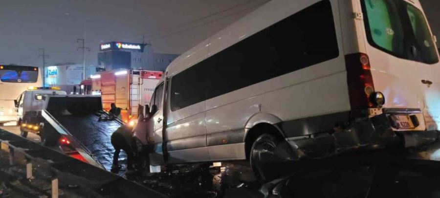 D-100 Karayolu’nun Köşklüçeşme Mahallesi  İstanbul istikametinde 9. araç kazaya karıştı